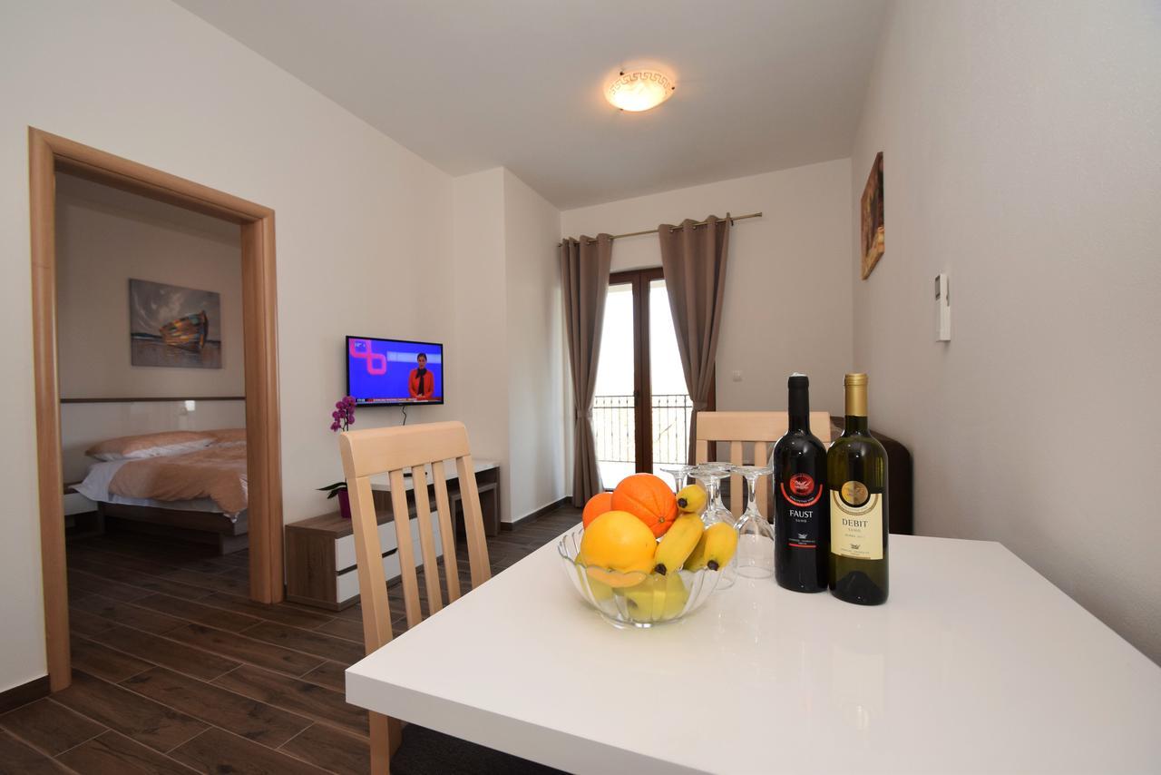 Apartments Paklenica Starigrad Paklenica Bagian luar foto