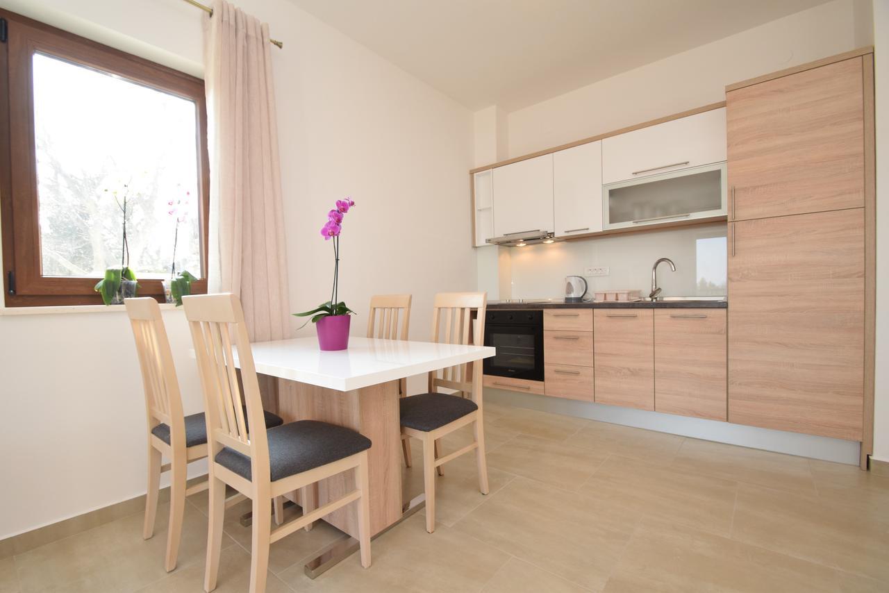 Apartments Paklenica Starigrad Paklenica Bagian luar foto