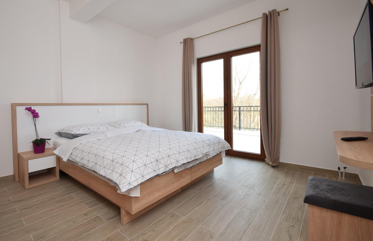Apartments Paklenica Starigrad Paklenica Bagian luar foto