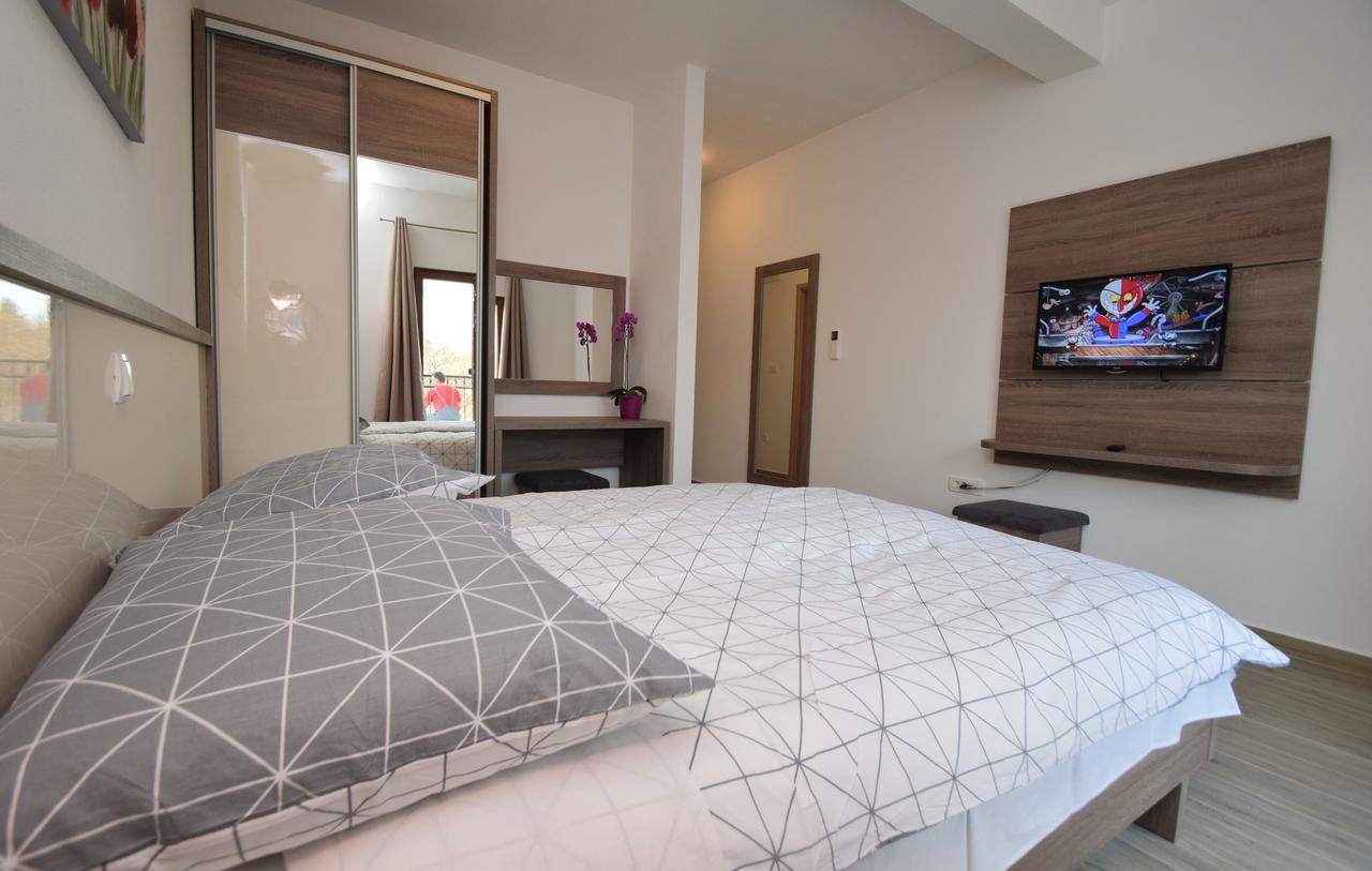 Apartments Paklenica Starigrad Paklenica Bagian luar foto