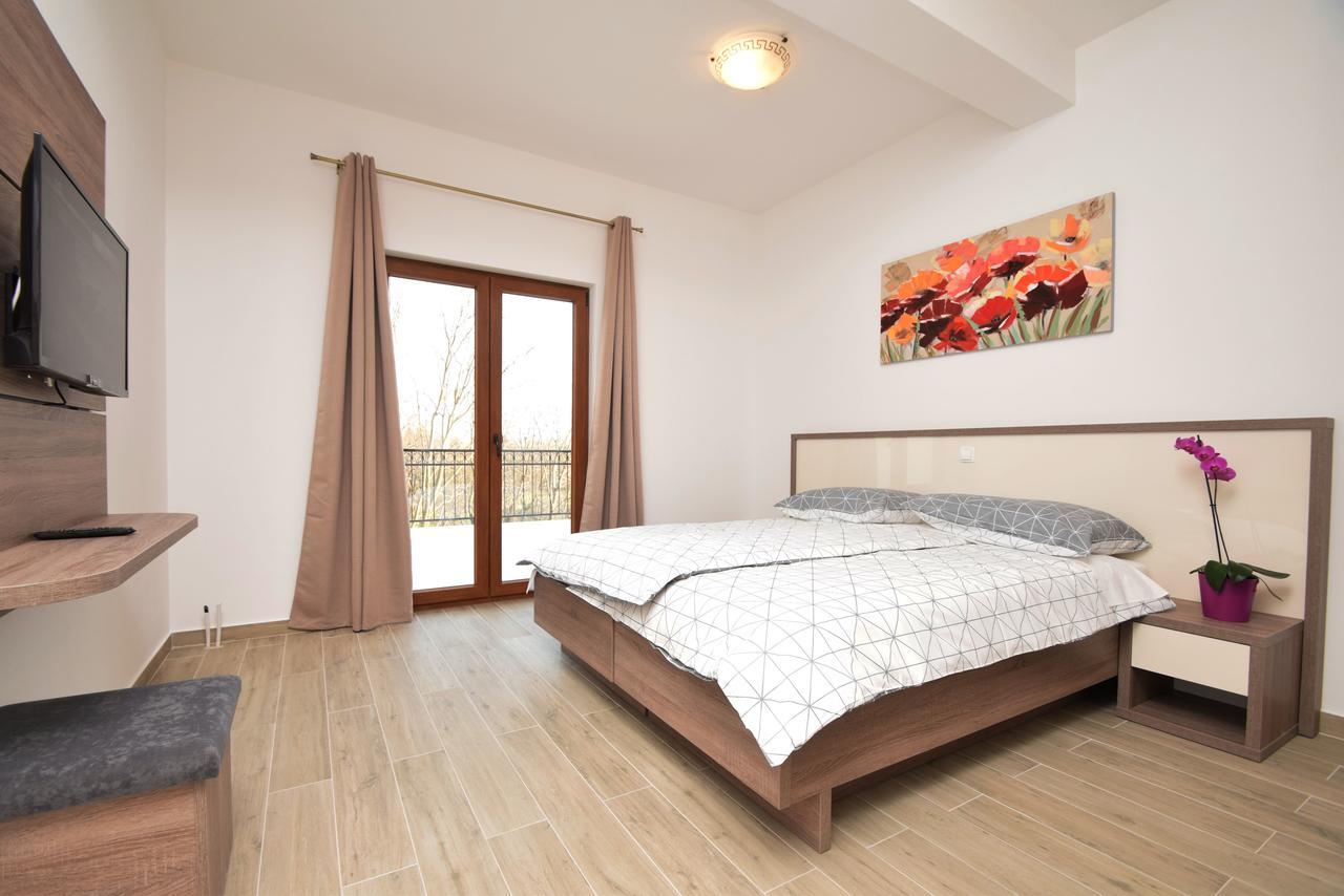 Apartments Paklenica Starigrad Paklenica Bagian luar foto