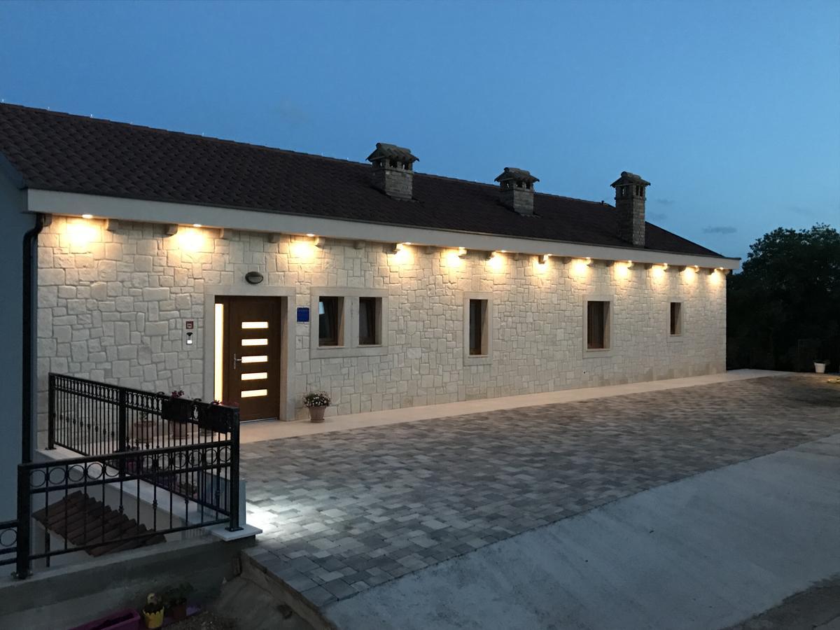 Apartments Paklenica Starigrad Paklenica Bagian luar foto